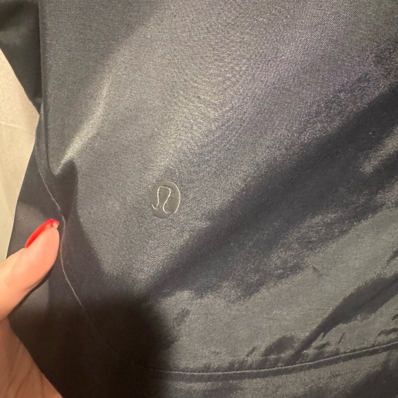 lululemon athletica Women's Black Raincoat - Picture 8 of 9